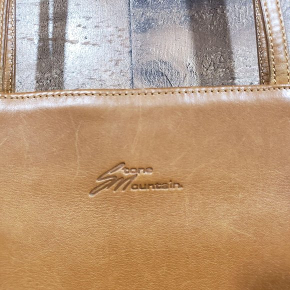 Stone Mountain 100% leather shoulder bag Purse With Attached Key Chain - Picture 5 of 13